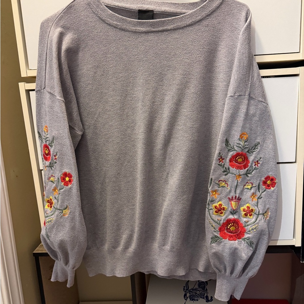 Embroidered Floral Gray Sweater